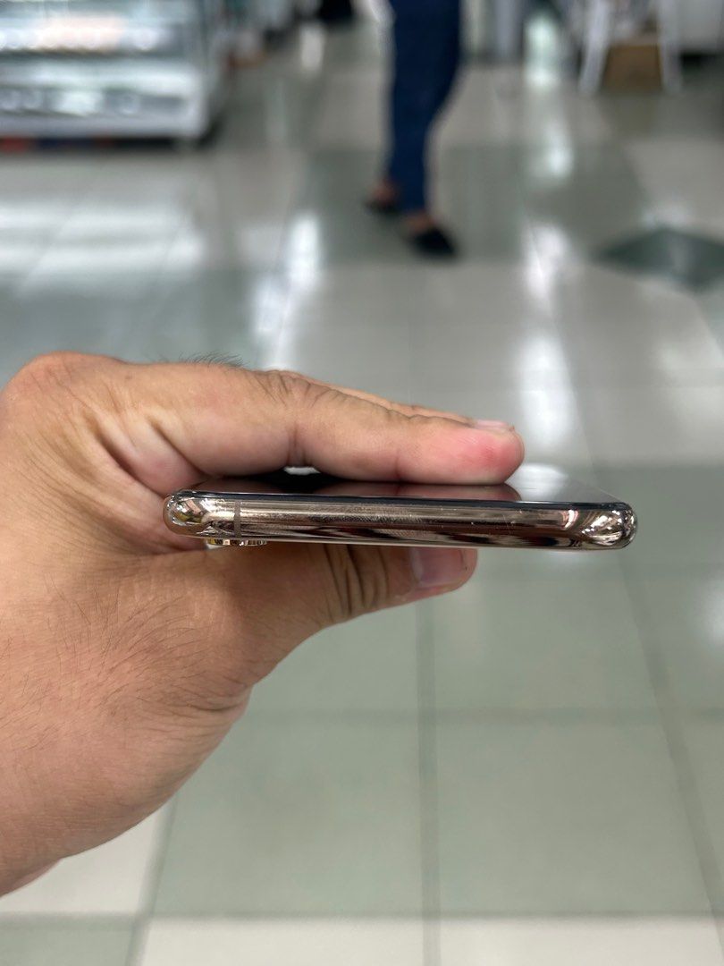 IPHONE XSMAX 512GB OPENLINE (Category: iPhone X Series) located in San Juan City. Submitted by dokiee2001 (Listing ID 1379614494, Image 3). Description: Read First❤️🥰 RFS: Buy And Sell OPEN FOR SWAP/SELLING: iPhone XSMAX 512GB Openline Any Sim 99%SMOOTH 99%MAKINIS No hidden issue All Working Good As New Never Been Repaired Can Reset Anytime Test to sawa / Unli test Not Refurbished Authentic Phone CHECKING: ✅FREE 3 UTOOLS ✅FREE APPLE WEBSITE 🛵 :