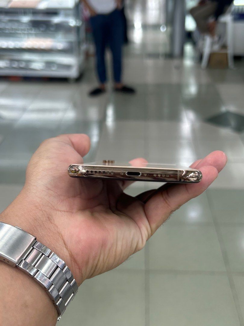IPHONE XSMAX 512GB OPENLINE (Category: iPhone X Series) located in San Juan City. Submitted by dokiee2001 (Listing ID 1379614494, Image 2). Description: Read First❤️🥰 RFS: Buy And Sell OPEN FOR SWAP/SELLING: iPhone XSMAX 512GB Openline Any Sim 99%SMOOTH 99%MAKINIS No hidden issue All Working Good As New Never Been Repaired Can Reset Anytime Test to sawa / Unli test Not Refurbished Authentic Phone CHECKING: ✅FREE 3 UTOOLS ✅FREE APPLE WEBSITE 🛵 :