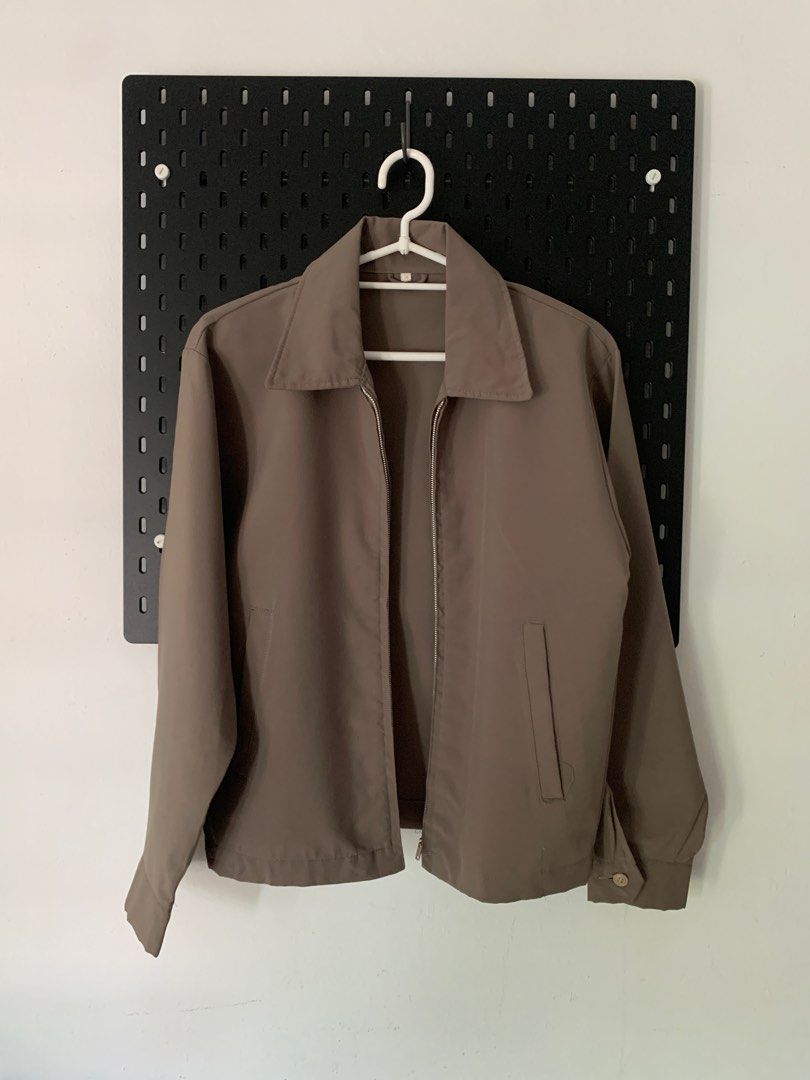 Jacket (Category: Coats, Jackets and Outerwear) located in Seri Kembangan. Submitted by farahmadd (Listing ID 1379693307, Image 3). Description: Pit: 19" Length: 22".