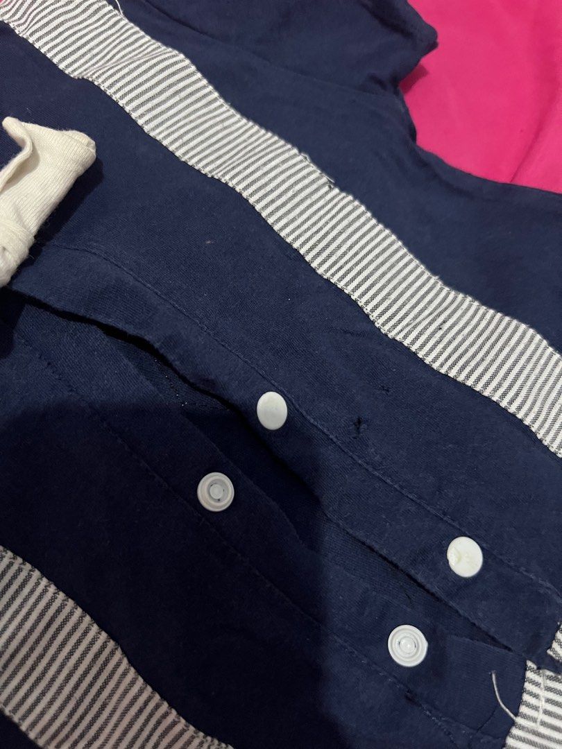 jumper bayi (Kategori: Baju Bayi) berada di Palembang. Dikirim oleh decut (ID iklan 1379684487, Gambar 2). Deskripsi: minus robek dkit .