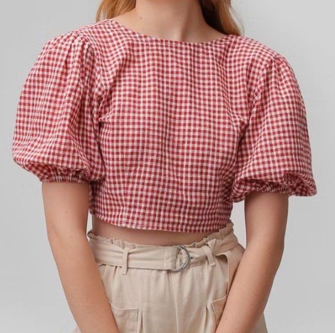 JUST G red gingham two-way puff sleeve tie blouse (Category: Blouses) located in Quezon City. Submitted by 22viv (Listing ID 1313732217, Image 1). Description: .