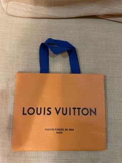 (Category: ) located in . Submitted by kiki_closet168 (Listing ID 1379681870, Image 1). Description: .