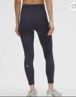 (Category: ) located in . Submitted by wear.wares (Listing ID 1379670878, Image 1). Description: .