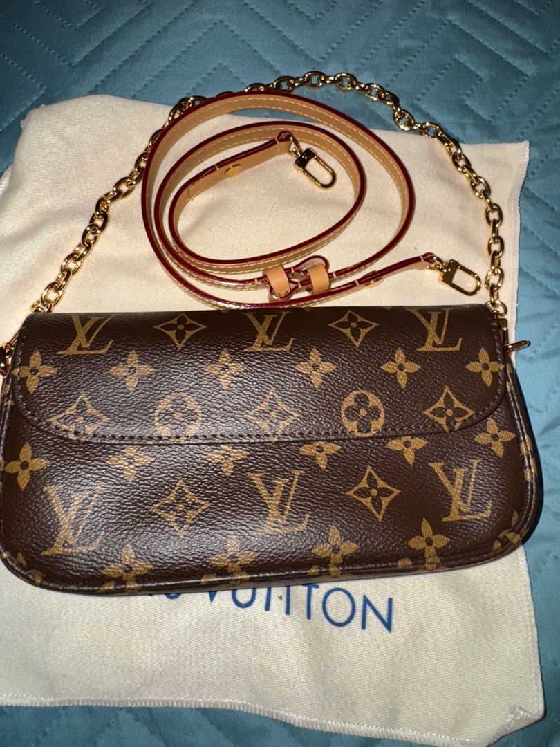 Lv wallet on chain (Category: Luxury Bags & Wallets) located in Cavite. Submitted by pepayphilips (Listing ID 1379655208, Image 2). Description: Wallet on Chain Not guaranteed(gift sa mother ko From japan.) What you see is what you get No issue Rfs: maliit for me..