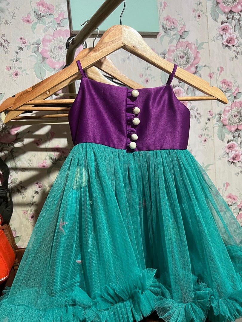 Mermaid Costume Dress Gown Set (Category: Babies & Kids Fashion) located in Bacoor. Submitted by bloooooooooooomfields (Listing ID 1379525606, Image 3). Description: 600 Gown VGUC Free Terno mermaid once used Pnang 1st bday Super ganda ng dress. Bundle lng po.
