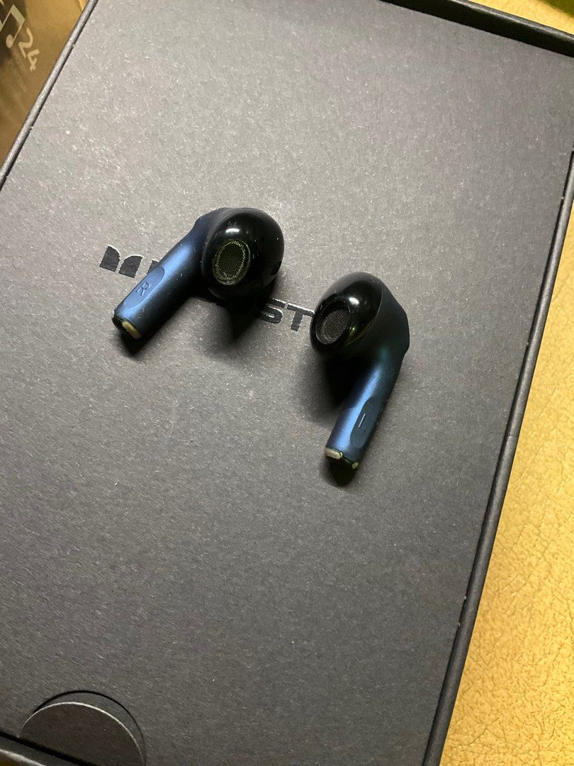 Monster Airmars XKT10 True Wireless Bluetooth Headphones (Category: Headphones & Headsets) located in Mandaluyong City. Submitted by xpareyes (Listing ID 1379646229, Image 2). Description: Monster Airmars XKT10 Bluetooth headphones / ear buds Blue In good working condition No damage or repairs Some light scratches/ scuffing on the case due to use and packing Connects and sounds like when it was new With normal and gaming modes Reason for selling: