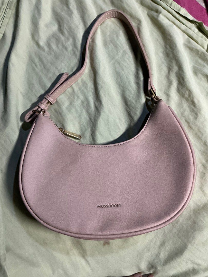 MOSSDOOM KILI MOON BAG PINK (Category: Luxury Bags & Wallets) located in Dumarao. Submitted by sheewonkixs (Listing ID 1379666139, Image 1). Description: bnew and not used can nego price .
