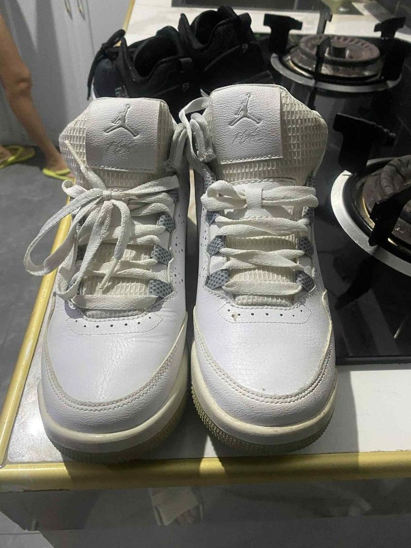 Jordan Flight Origin 2 (Category: Sneakers) located in Manila. Submitted by declutteringdani (Listing ID 1379660567, Image 1). Description: 1.5k - slightly negotiable Size Womens 6.5 Condition in the picture Location: Llano, Caloocan MOD: Lalamove or any Same Day Delivery Courier RFS: pangcheckup ng rescued dog.