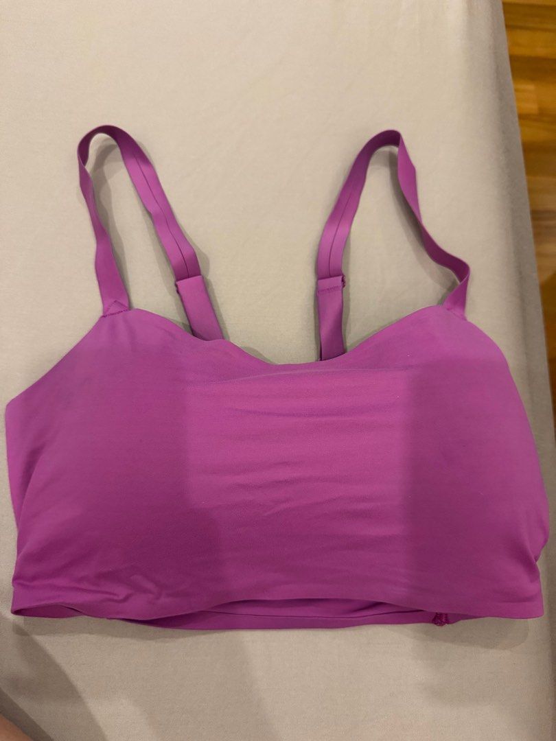 Nike Indy luxe sports bra fuchsia size L (Category: Activewear) located in Singapore. Submitted by secretgarden_07 (Listing ID 1379706149, Image 2). Description: Size L, Fuchsia In super good condition Will include smartpac .