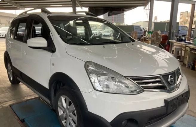 由 whong061864481 (刊登 ID 1379608779，圖片 1) 提交，位於 台北市 (Taipei) 的 Nissan Livina 2020款 旗艦款 白色 (類別：汽車出售)，說明：安全、划算、選擇多、上游車商，市售中古收車價 💥 同行車商請繞道唷～ 💥 @@ 五大保證： ✅ 第三方認證 & 原廠等級鑑定 💯 ✅ 無接合泡水、無重大事故 💯 ✅ 非營業車 💯 ✅ 里程保證，原鈑件可認證 💯 ✅ 退車機制，不符認證查定表全額退費💯 款式:Nissan Livina 2020款 旗艦款 白色 🚗 年分:2020 🚗 里程:58000 🚗 排氣量:1.6L 🚗 車門數：5門5座 🚗 變速系統：自排 🚗 驅動方式：2WD 🚗 引擎燃料:汽油 🚗 車價:10.5萬 💎 備註 🔥 原鈑件🔥 可認證 💯 🌞 為什麼我們是您最好的選擇？ • 超值價格：提供最具競爭力的價格，物超所值 • 品質保證：所有車輛經原廠等級的專業檢測，確保安全無虞 •