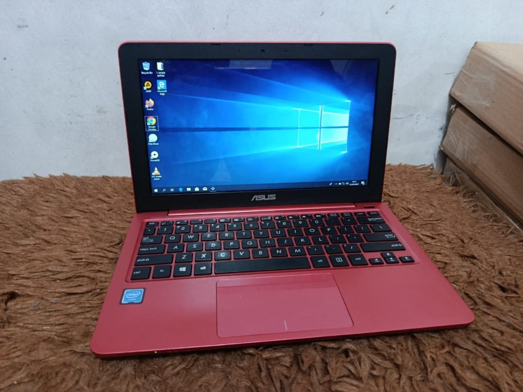 Notebook Asus E202S Windows 10 pro 64bit Intel celeron N3060 1.6 GHz 2 ...