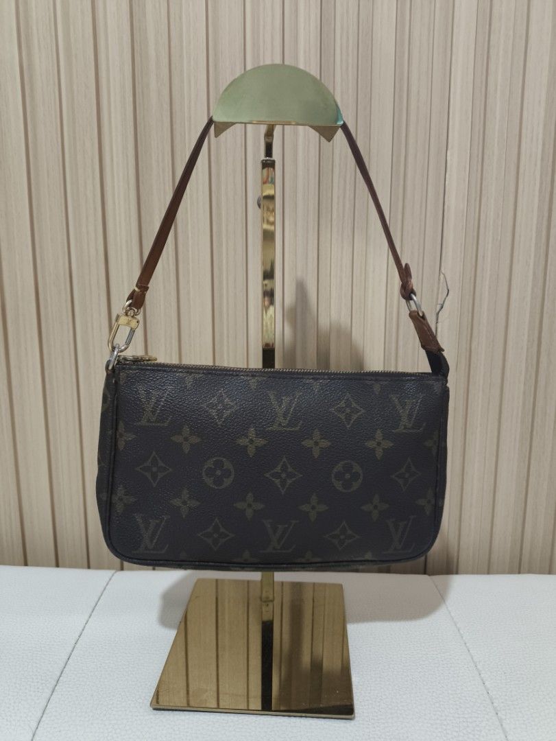 orig Lv (Category: Luxury Bags & Wallets) located in Bacolod City. Submitted by buysell_lux (Listing ID 1379526156, Image 1). Description: .