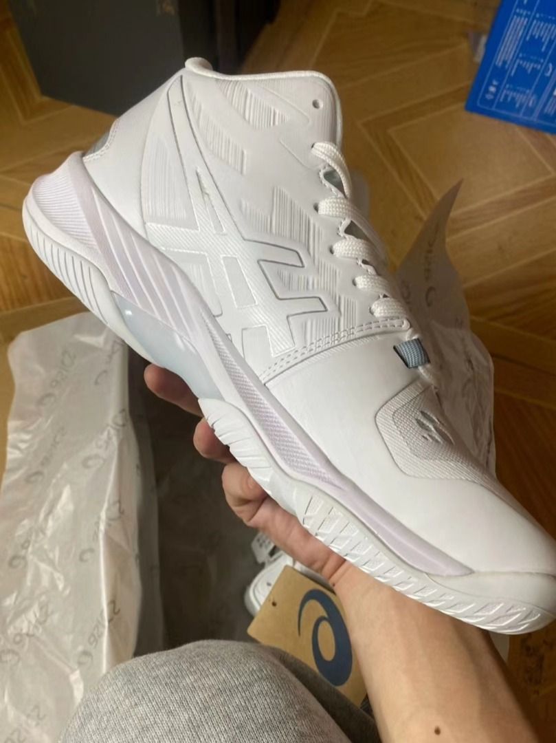 Original Box New Asics Sky Elite FF 2 MT Practical Volleyball Shoes Men's 062491 (Category: Sneakers) located in Singapore. Submitted by luxe_pick_planet (Listing ID 1379660657, Image 3). Description: Estimated delivery time: about 10 days. Sorry for the urgent order. Products are continuously updated.