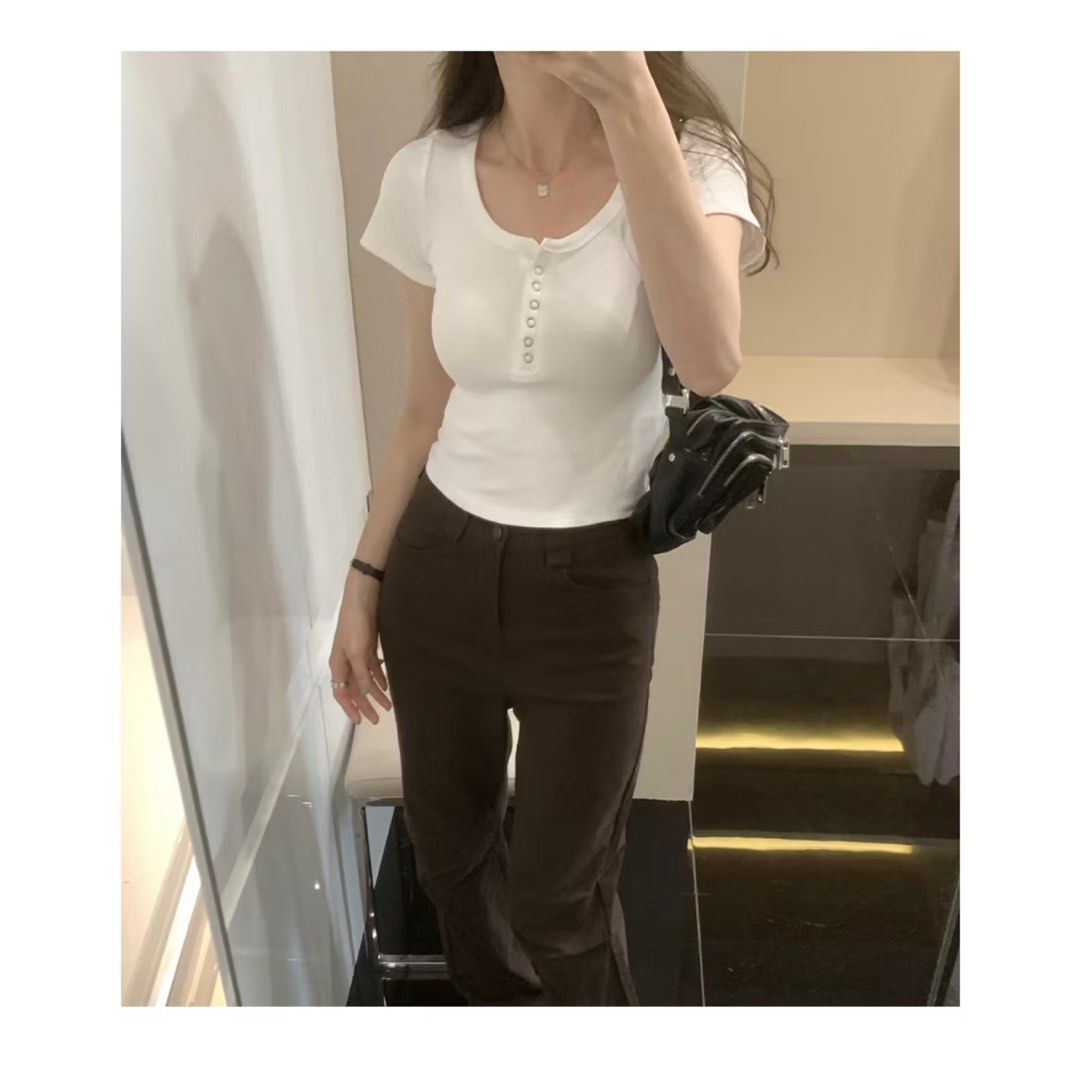 Peppermint Ribbed Crop Top (Category: Shirts) located in Manila. Submitted by ccccccc08 (Listing ID 1379526581, Image 1). Description: Bought on orange app for ₱400. Rfs: I don’t like the fit on me. Size XL Price is nego.