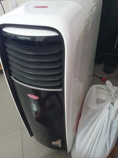 (Category: ) located in . Submitted by lobang_tech (Listing ID 1379534891, Image 1). Description: .