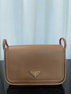 (Category: ) located in . Submitted by rarebagsfrmjapan (Listing ID 1379707917, Image 1). Description: .