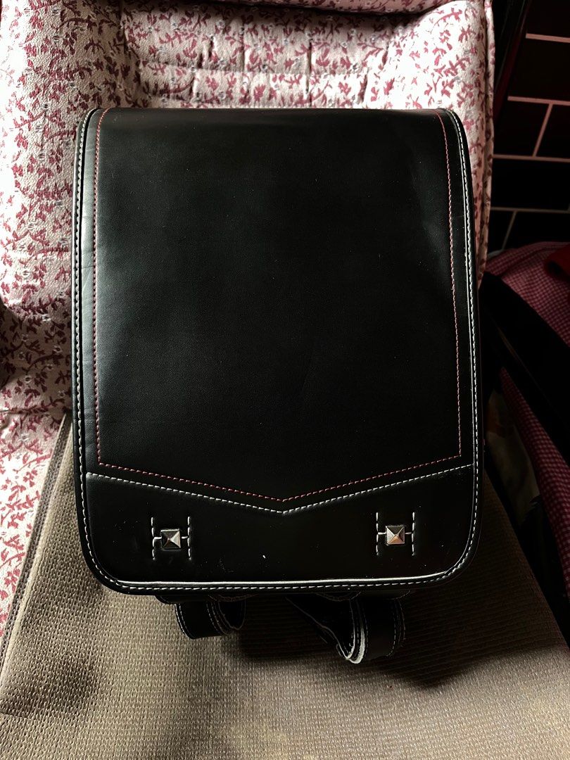 Randoseru Japan Backpack (Category: Backpacks) located in Paranaque City. Submitted by flees.thrift10 (Listing ID 1379609249, Image 1). Description: Goods pa po ito Rubber lining sa strap Japan surplus selection.