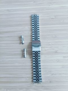 (Category: ) located in . Submitted by wristline (Listing ID 1379571459, Image 1). Description: .