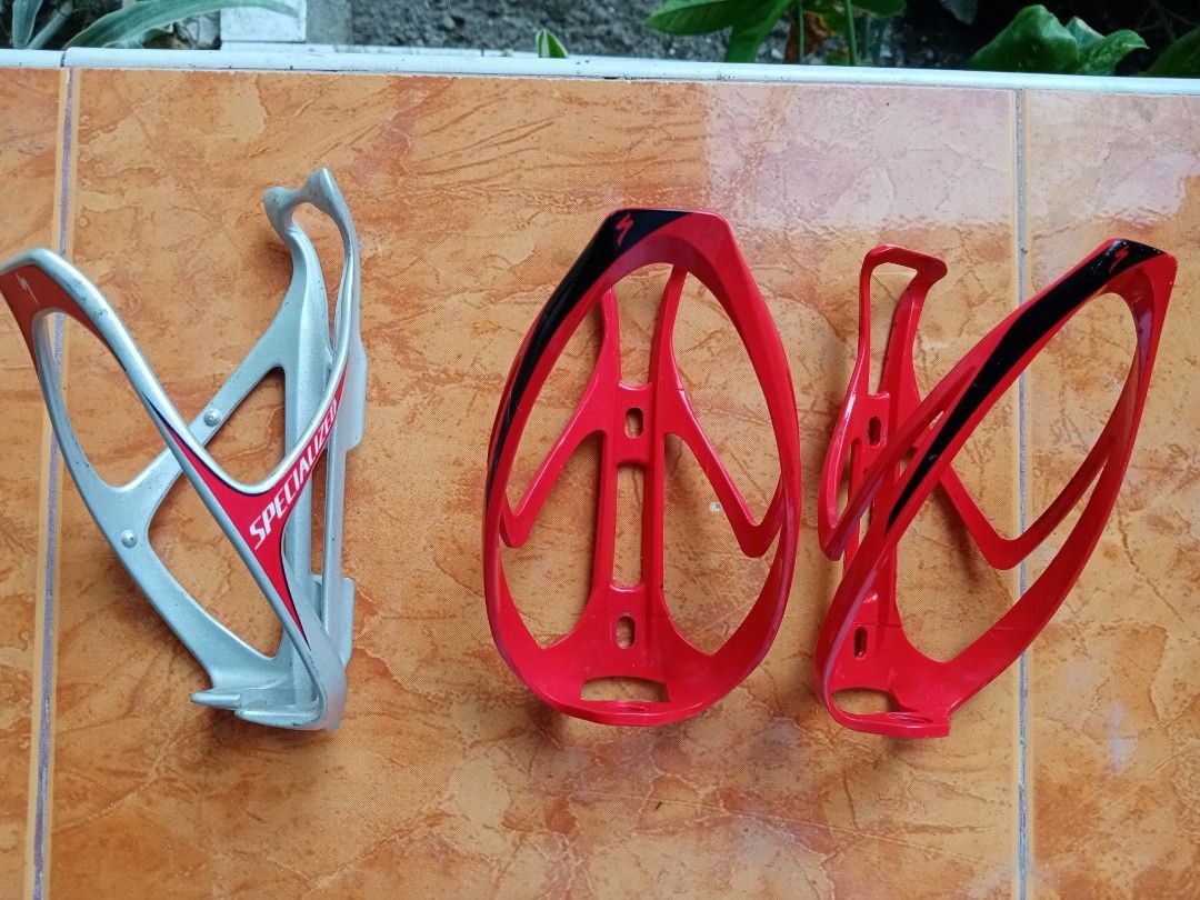 Specialized Bottle Cage (Category: Bicycles) located in San Fernando. Submitted by nerosales (Listing ID 1379563396, Image 1). Description: 300 pesos EACH Specialized Rib Cage Used, very good condition SM City Pampanga Shipping : J&T Payment : Gcash NO COD / NO COP.