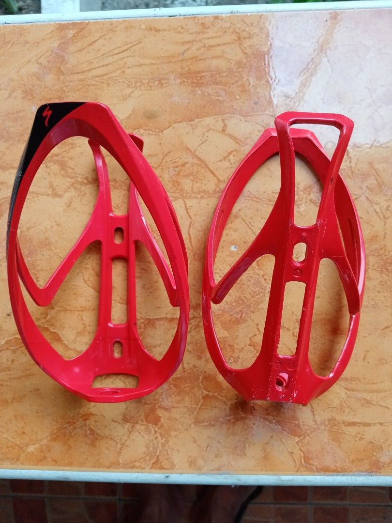 Specialized Bottle Cage (Category: Bicycles) located in San Fernando. Submitted by nerosales (Listing ID 1379563396, Image 3). Description: 300 pesos EACH Specialized Rib Cage Used, very good condition SM City Pampanga Shipping : J&T Payment : Gcash NO COD / NO COP.