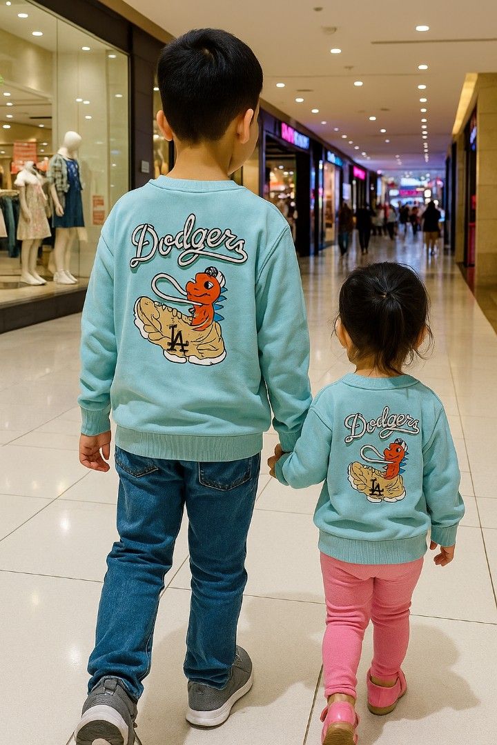 Sweater MLB couple (Kategori: 4 hingga 7 tahun) berada di Surabaya. Dikirim oleh prelvbycc (ID iklan 1379690162, Gambar 3). Deskripsi: sweater MLB tag 155 (13 tahun) & tag 110 (3-5thun) satuan boleh, TAPI diutamakan ambil 1 set ya.