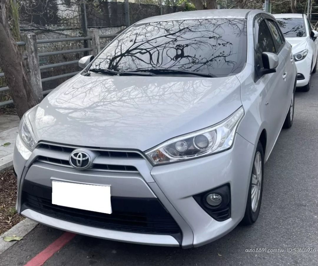 由 sweet970230581 (刊登 ID 1379556677，圖片 1) 提交，位於 台中市 (Taichung) 的 Toyota Yaris 2015款 銀色 1.5L 里程10萬 售價13萬 車商勿擾 (類別：汽車出售)，說明：賞車請先提前預約~以免白跑一趟喔!! ★★★限量車款★★★ ★★★超優惠釋出★★★ 每天多組客戶需要賞車/交車/過戶 北/中/南 皆有營運處 快來私訊我： 李小姐 服務專線：0️⃣9️⃣1️⃣1️⃣6️⃣9️⃣3️⃣1️⃣1️⃣9️⃣ 非自售 / 謝絕車商 --------------------------- 🈚泡水車 🈚事故車 🈚權利車 ✅第三方認證✅透明車檢報告 ✅一手車 ✅錯過可惜 ✅里程保證 ✅購車享兩年或是里程保固 配備： 恆溫空調 ------------------------- 買中古車❗ ❗ 找我就對了❗ ❗ 我們是全台最大二手車大盤商 直接讓你享有源頭的價格✔ ✔ 並且車輛皆有檢驗保證 ✖ ✖ 車況若與檢驗鑑定不符✖ ✖ 