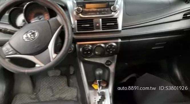 由 sweet970230581 (刊登 ID 1379556677，圖片 3) 提交，位於 台中市 (Taichung) 的 Toyota Yaris 2015款 銀色 1.5L 里程10萬 售價13萬 車商勿擾 (類別：汽車出售)，說明：賞車請先提前預約~以免白跑一趟喔!! ★★★限量車款★★★ ★★★超優惠釋出★★★ 每天多組客戶需要賞車/交車/過戶 北/中/南 皆有營運處 快來私訊我： 李小姐 服務專線：0️⃣9️⃣1️⃣1️⃣6️⃣9️⃣3️⃣1️⃣1️⃣9️⃣ 非自售 / 謝絕車商 --------------------------- 🈚泡水車 🈚事故車 🈚權利車 ✅第三方認證✅透明車檢報告 ✅一手車 ✅錯過可惜 ✅里程保證 ✅購車享兩年或是里程保固 配備： 恆溫空調 ------------------------- 買中古車❗ ❗ 找我就對了❗ ❗ 我們是全台最大二手車大盤商 直接讓你享有源頭的價格✔ ✔ 並且車輛皆有檢驗保證 ✖ ✖ 車況若與檢驗鑑定不符✖ ✖ 