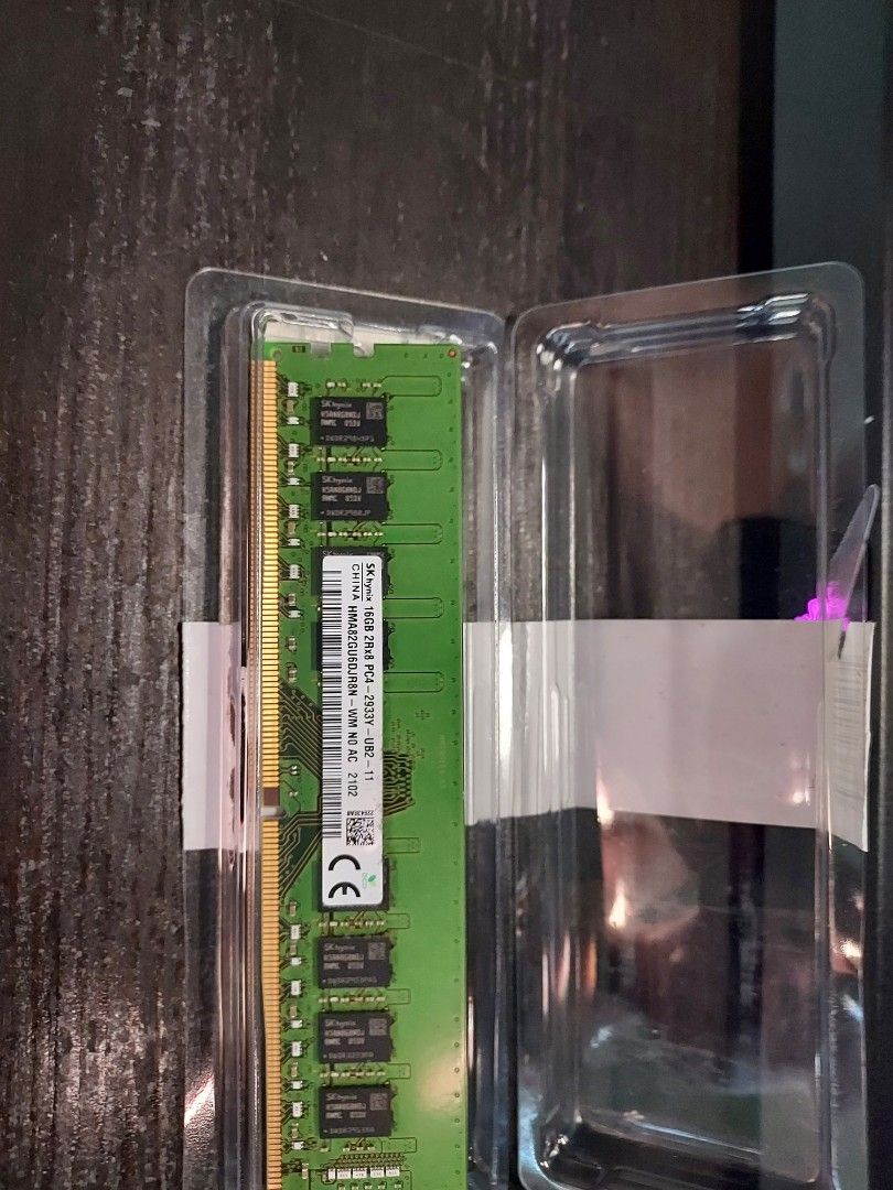 UDIMM SK Hynix 2933 mhz DDR 4 16gb Desktop RAM *NON ECC* (Category: Desktops) located in Singapore. Submitted by john.lam.chekyeow (Listing ID 1379634276, Image 1). Description: Rare Sk hynix 16gb udimm ddr4 Ram for sale, used, upgraded my pc, so selling this off. no trade-ins. it is working well as I was just upgrading to a higher Ram size..