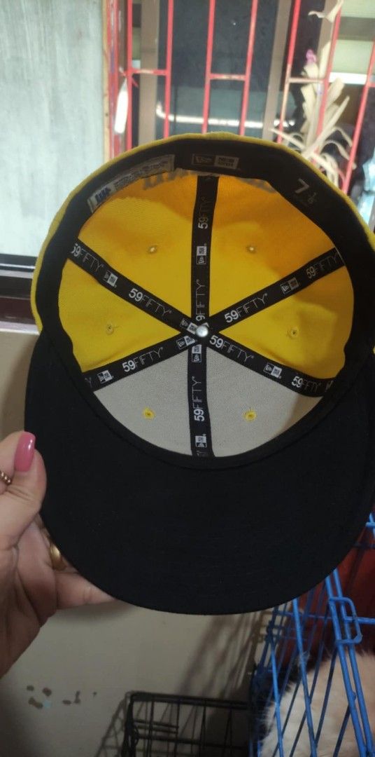 UNDEFEATED x New Era Fitted 7 1/8 (Category: Caps & Hats) located in Manila. Submitted by RJLUCAS (Listing ID 1379720531, Image 2). Description: undefeated x new era collab 7 1/8 but it can fit 7 1/4 2k Fix auto pass sa low baller issue: none can pass as new.