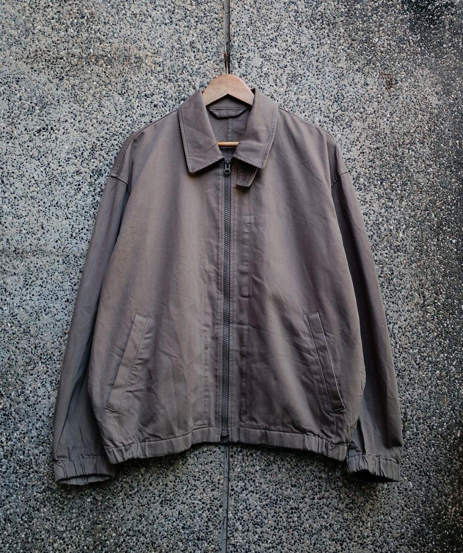 UNIQLO BLOUSON JACKET (Category: Coats, Jackets and Outerwear) located in Davao. Submitted by st333tcartel (Listing ID 1379561814, Image 1). Description: XL Length 27 Width 27.