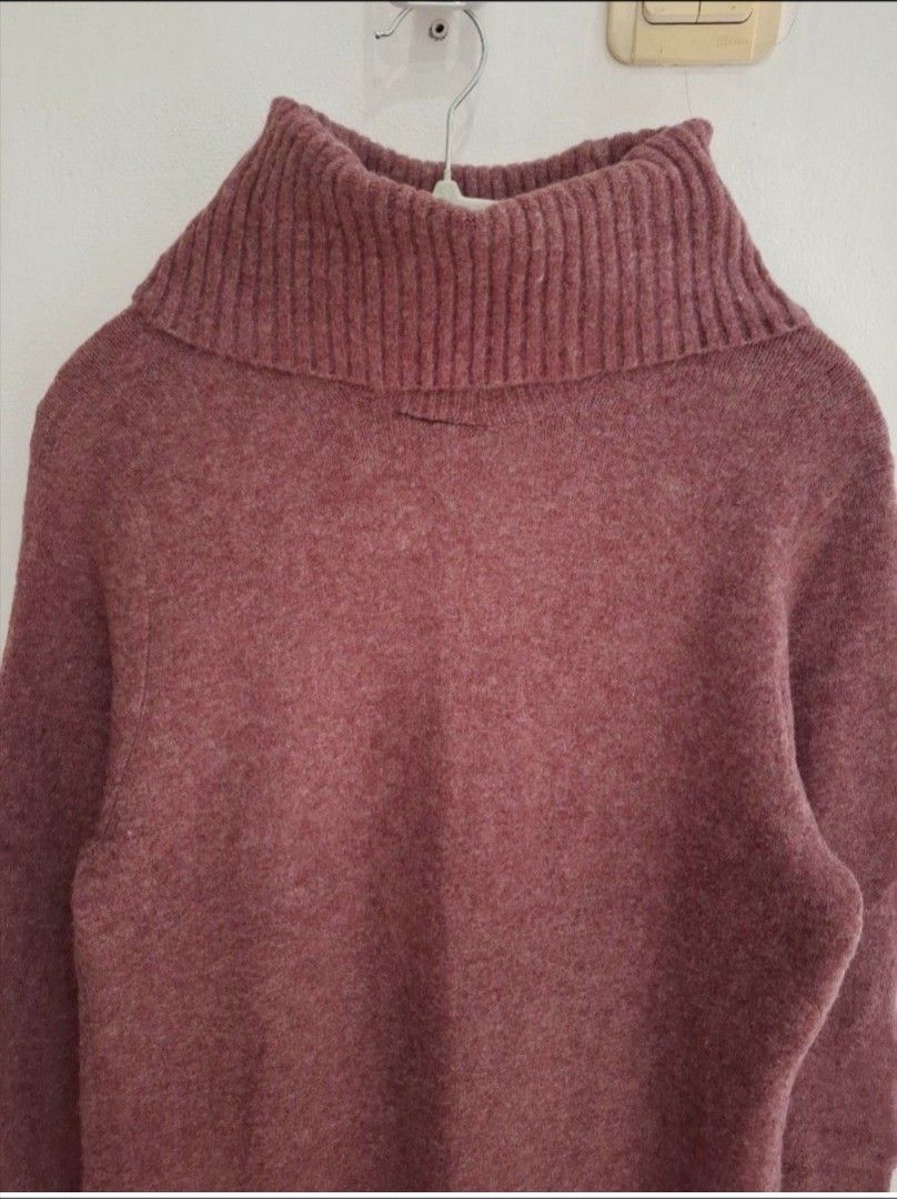 UNIQLO SOUFFLE YARN TURTLENECK LONG SLEEVE DRESS, Fesyen Wanita, Pakaian  Wanita, Gaun & Rok di Carousell