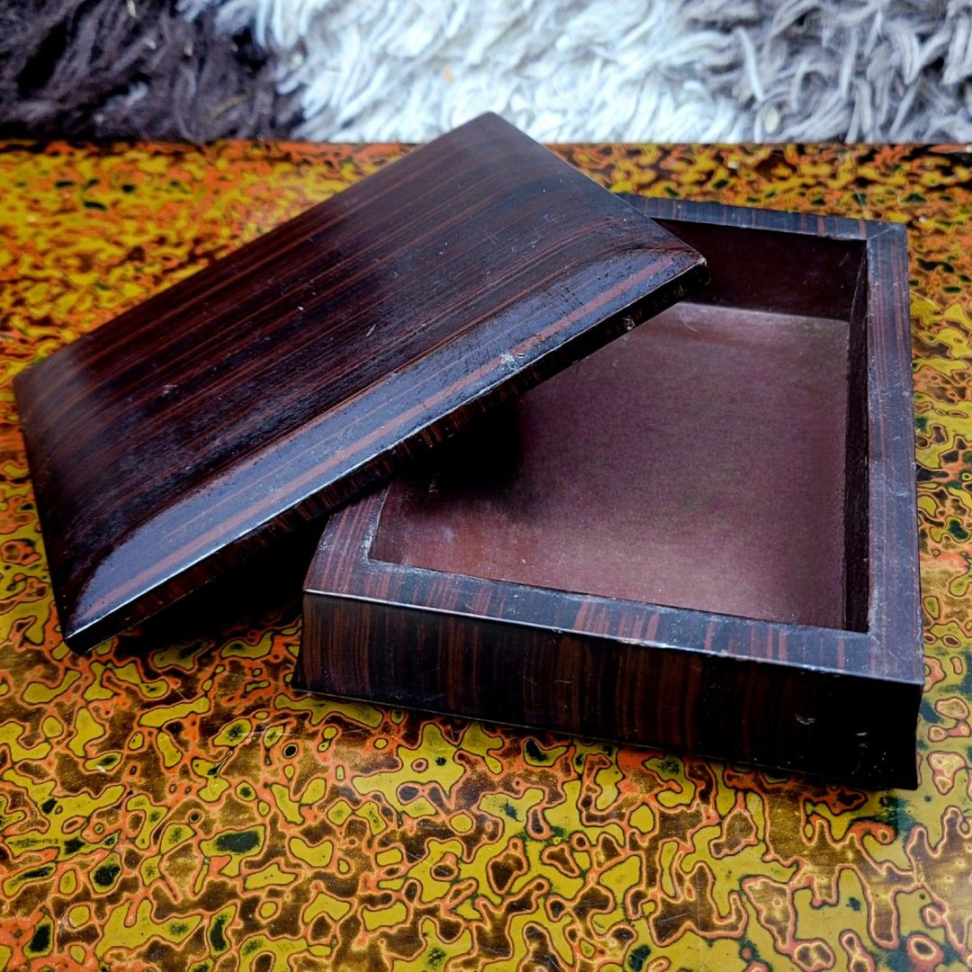 Vintage solid rosewood trinket box with a removable lid! (Category: Storage Boxes & Baskets) located in Pasig City. Submitted by hoa_japan_surplus_32023 (Listing ID 1379698576, Image 2). Description: 5.5"x4.5" approx. ❌️NON-COD ✅️ PAYMENT FIRST POLICY ✅️ FIRST TO PAY _____________________________________________ ‼️SHIPPING OPTION‼️ 📌Flash Express, J&T, Gogo Express, Lalamove or Personal Pick-up Location: PASIG CITY ______________________________