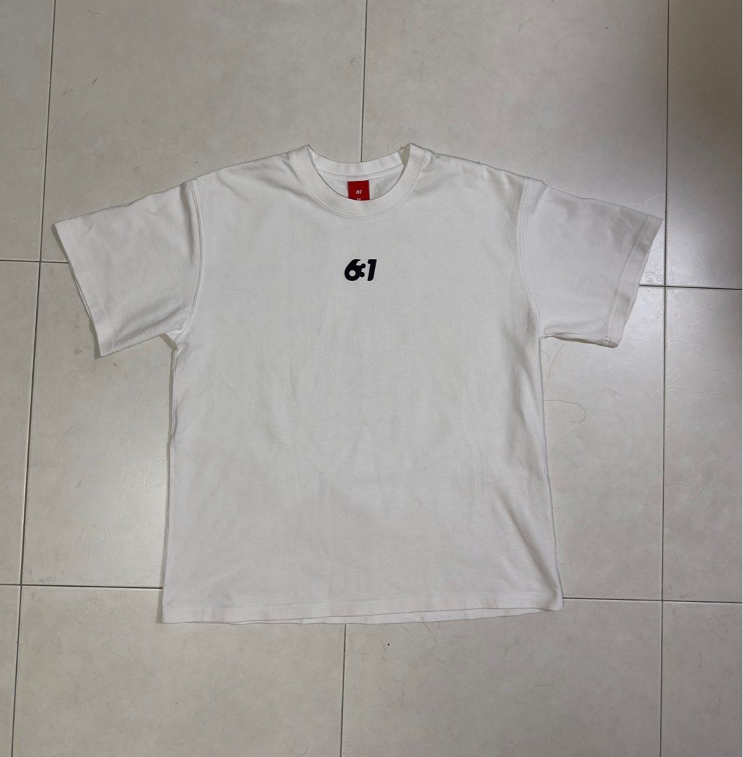 631 Studio Basic White Tee (Category: Tshirts & Polo Shirts) located in Singapore. Submitted by xzyzx (Listing ID 1378486547, Image 1). Description: Length : 65cm PTP: 53cm.