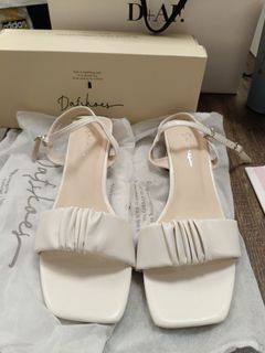 由 bettychen0728 (刊登 ID 1384144502，圖片 1) 提交，位於 的 (類別：)，說明：。