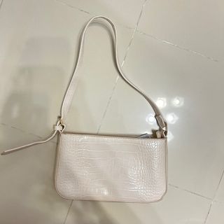 （分類：）位於 。 由 yanie.__1224 提交（商品編號 1384218793，圖片 1）。簡介： 。