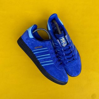 (Kategori: ) berada di . Dikirim oleh bbw.shoes (ID iklan 1384137136, Gambar 1). Deskripsi: .