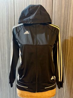 (Category: ) located in . Submitted by adoptedclothes (Listing ID 1384172439, Image 1). Description: .