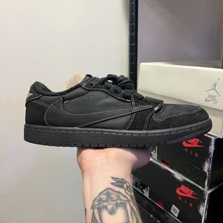 由 lorou_sneakers (刊登 ID 1384170337，圖片 1) 提交，位於 的 (類別：)，說明：。
