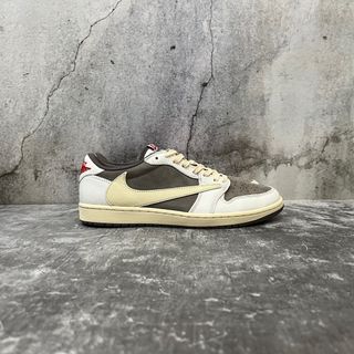 由 lorou_sneakers (刊登 ID 1384163191，圖片 1) 提交，位於 的 (類別：)，說明：。