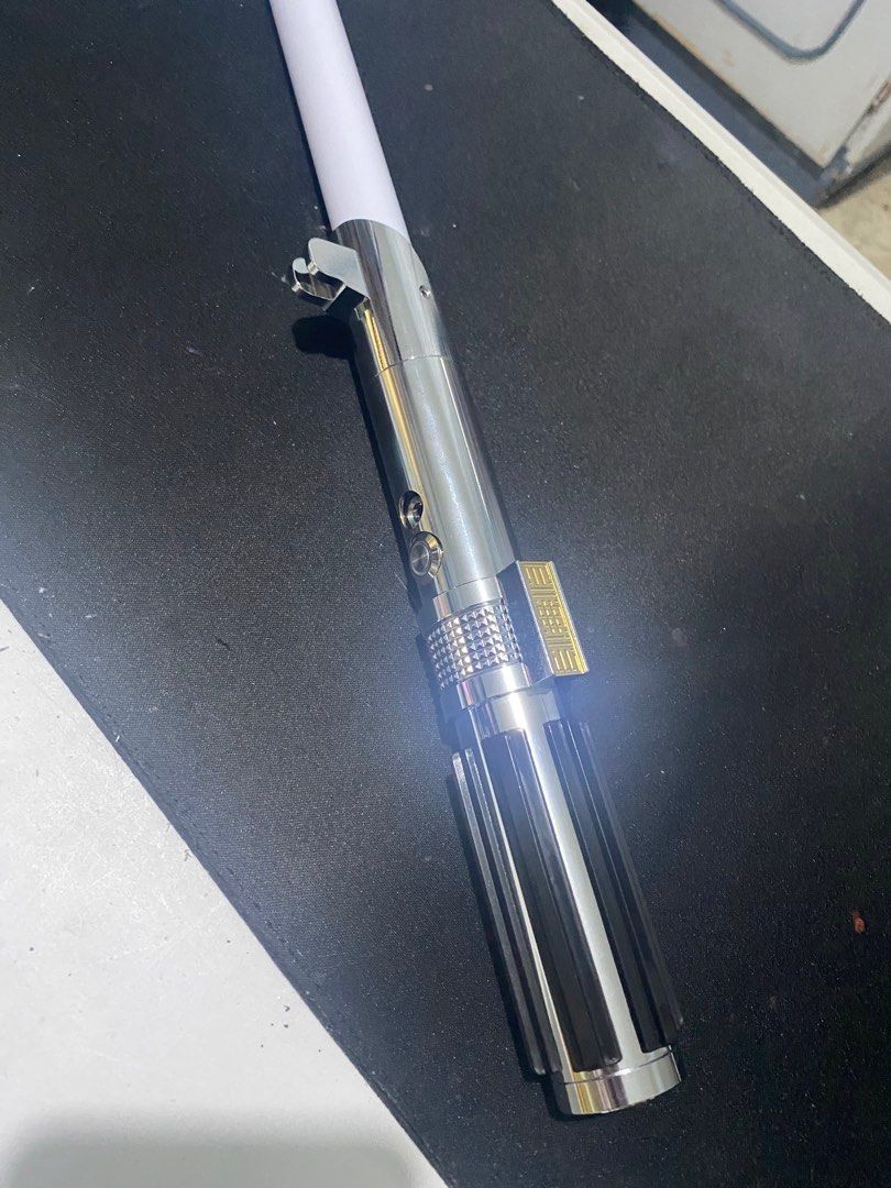 Anakin’s Lightsaber (Category: Western Merchandise) located in Valenzuela. Submitted by von_ivan (Listing ID 1384226600, Image 1). Description: RGB base-lit Anakin’s Lightsaber from Star Wars: Revenge of The Sith Fully Metal Hilt .