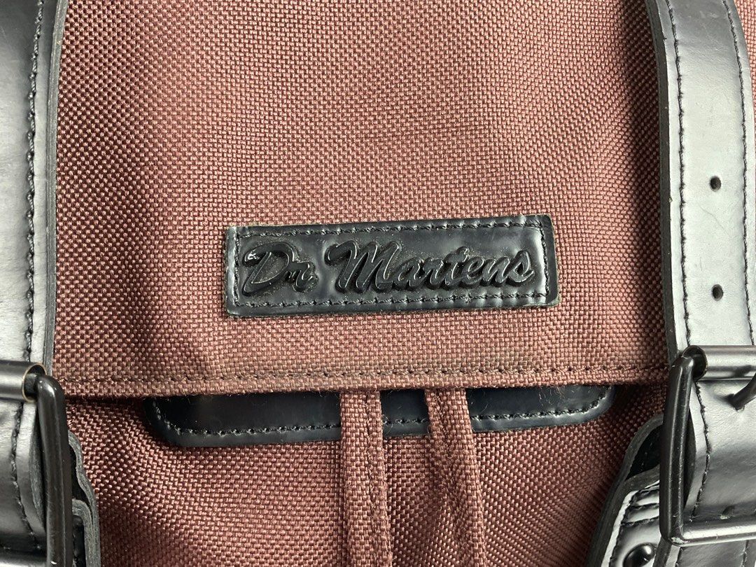 Auth Dr. Martens backpack (Category: Backpacks) located in Caloocan City. Submitted by siftedthriftedph (Listing ID 1384128900, Image 2). Description: Dr. Martens slouch backpack Perfect for everyday Kapal ng leather but lightweight since canvas signs of use sa hardwares Flaws pls check last pic L-11in x H-13in (laid flat) .