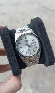 (Category: ) located in . Submitted by watchcycle6100 (Listing ID 1384056688, Image 1). Description: .