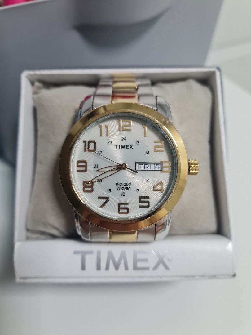 Authentic Timex Indiglo watch for men (Category: Men's Watches) located in Las Pinas. Submitted by thegentlethread (Listing ID 1384228427, Image 2). Description: -authentic. bought in watch republic on 2014, as a gift but never had a chance to use this. -warranty card included, pero sympre expired na yun. just a proof lang na its authentic and bought in store talaga. -no scratches, not color fade. shiny pa. properly stored in airconditioned room.