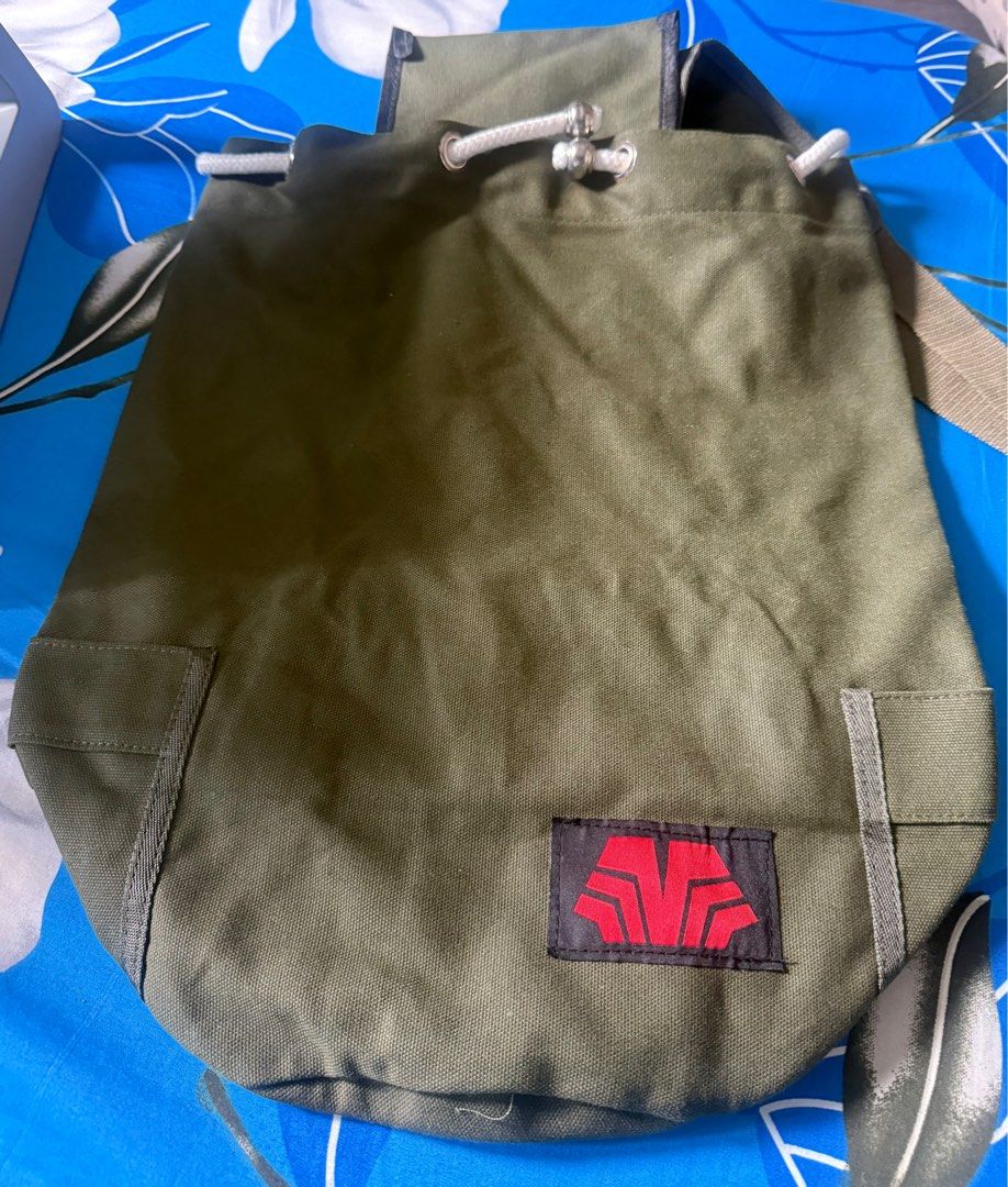 Backpack (Category: Babies & Kids Fashion) located in Singapore. Submitted by enselling (Listing ID 1384211408, Image 3). Description: Text to enquire. All bags are new except Thomas bag was used before. $5 each.