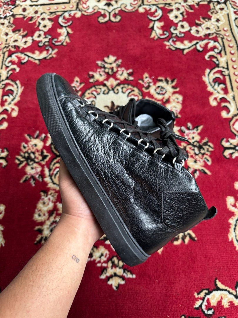 Balenciaga Arena Triple Black (Category: Sneakers) located in Quezon City. Submitted by jawnzslayer (Listing ID 1384124064, Image 2). Description: balenciaga arena triple black complete with box size 44 on tag fits 11-11.5 worn condition.