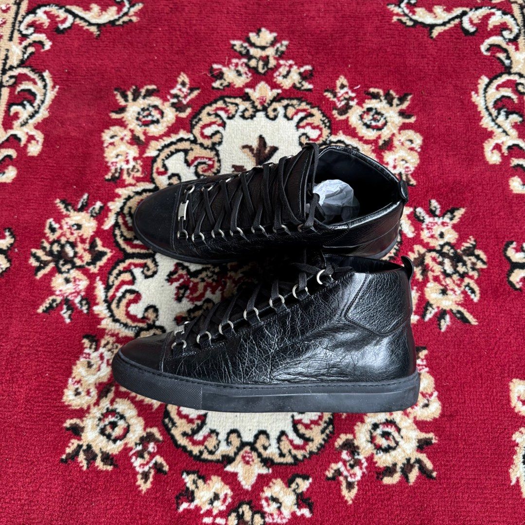 Balenciaga Arena Triple Black (Category: Sneakers) located in Quezon City. Submitted by jawnzslayer (Listing ID 1384124064, Image 1). Description: balenciaga arena triple black complete with box size 44 on tag fits 11-11.5 worn condition.