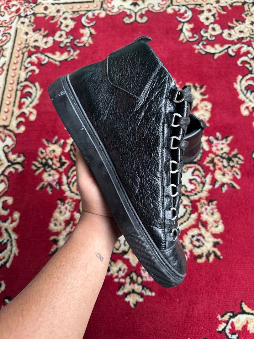 Balenciaga Arena Triple Black (Category: Sneakers) located in Quezon City. Submitted by jawnzslayer (Listing ID 1384124064, Image 3). Description: balenciaga arena triple black complete with box size 44 on tag fits 11-11.5 worn condition.