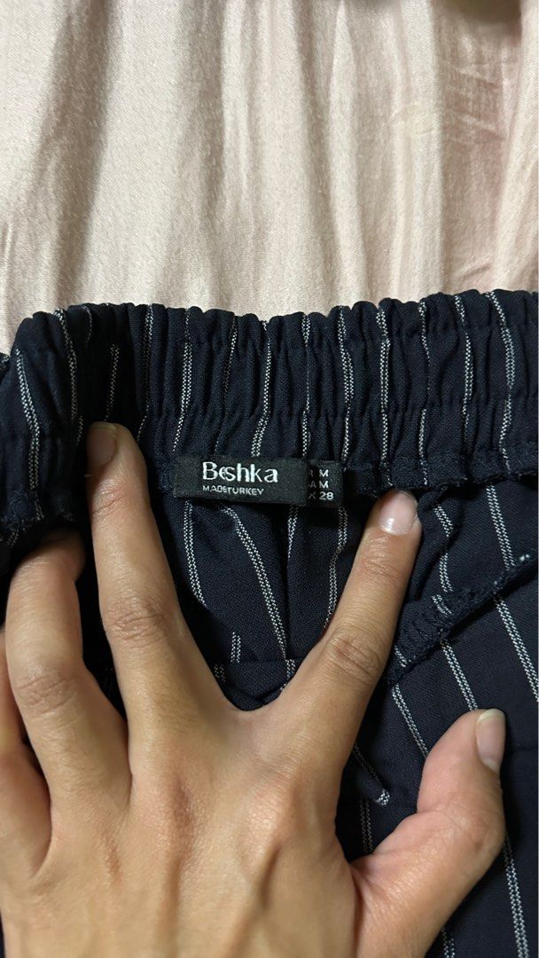 Bershka pinstripe trousers (Category: Other Bottoms) located in Makati City. Submitted by ppsls (Listing ID 1384184660, Image 2). Description: .