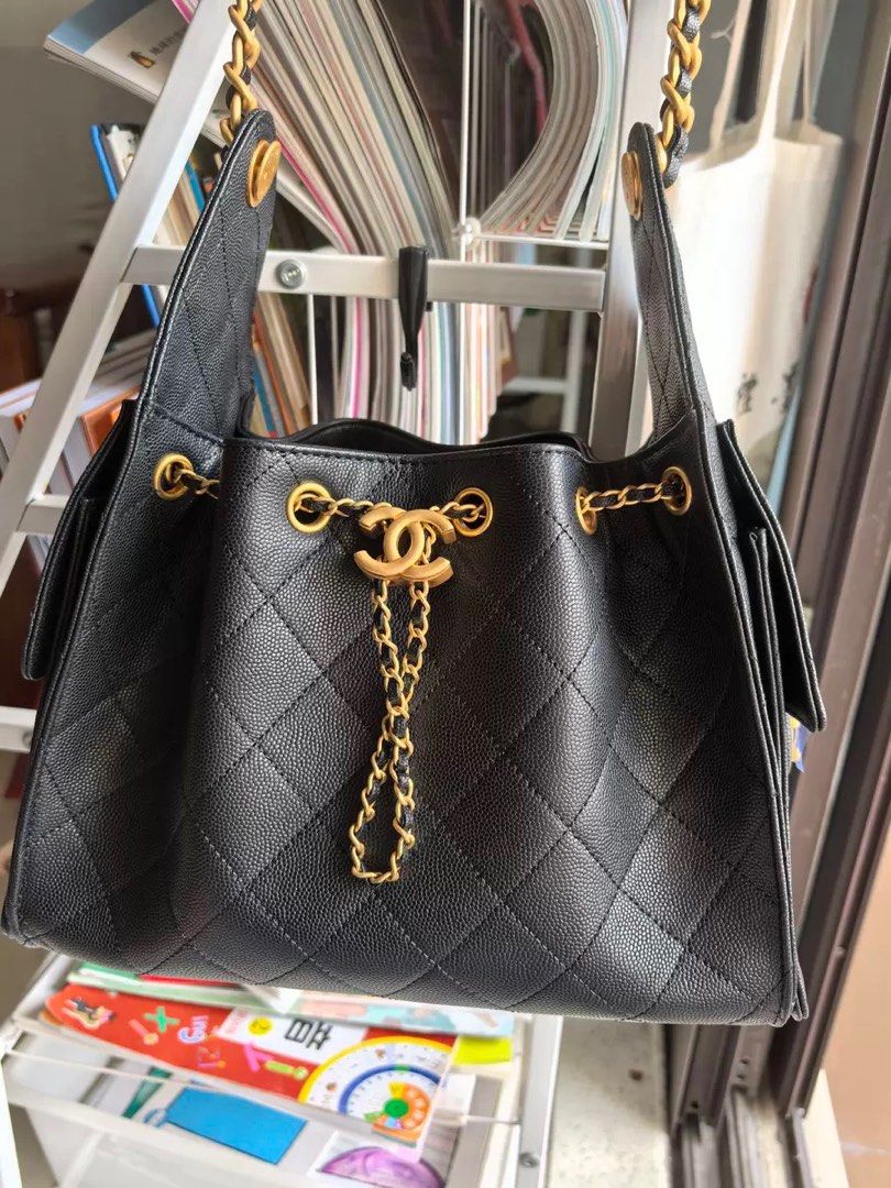 Chanel 25 Hobo Bag 黑色荔枝皮 Small （分類：手袋及銀包）位於 Hong Kong。 由 Cupcup 提交（商品編號 1384060896，圖片 1）。簡介： 仲有其他款，歡迎DM。