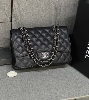 (Category: ) located in . Submitted by neverfull_luxury_sg (Listing ID 1384099874, Image 1). Description: .